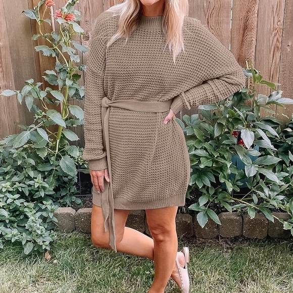 NWT Cozy Waffle Knit Crewneck Sweater Dress with Belt Tan Size Medium - Picture 13 of 15